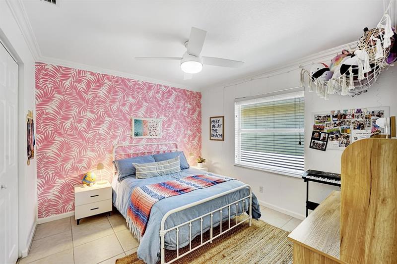 Image 23 of 38 For 5445 Grande Palm Cir