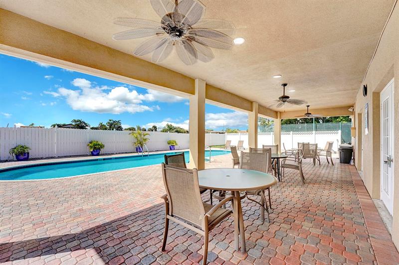 Image 28 of 38 For 5445 Grande Palm Cir