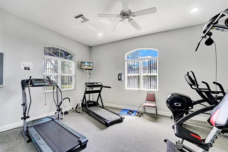 Image 29 of 38 For 5445 Grande Palm Cir