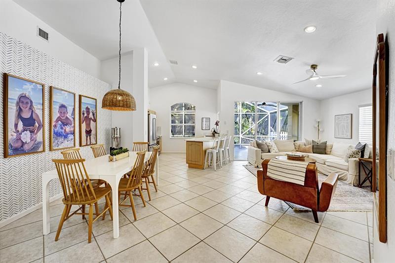 Image 3 of 38 For 5445 Grande Palm Cir