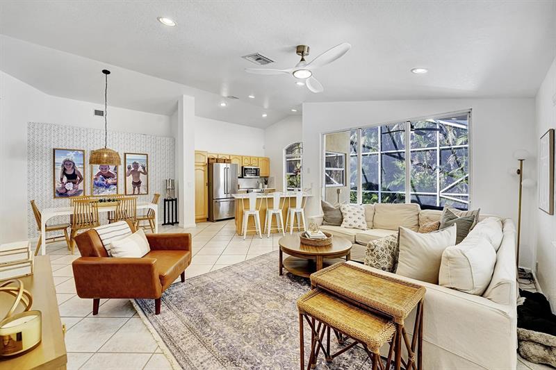 Image 4 of 38 For 5445 Grande Palm Cir