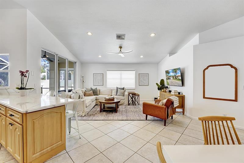 Image 8 of 38 For 5445 Grande Palm Cir