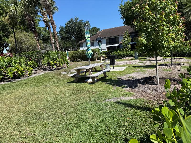 Image 22 of 37 For 5475 Verona Dr  N