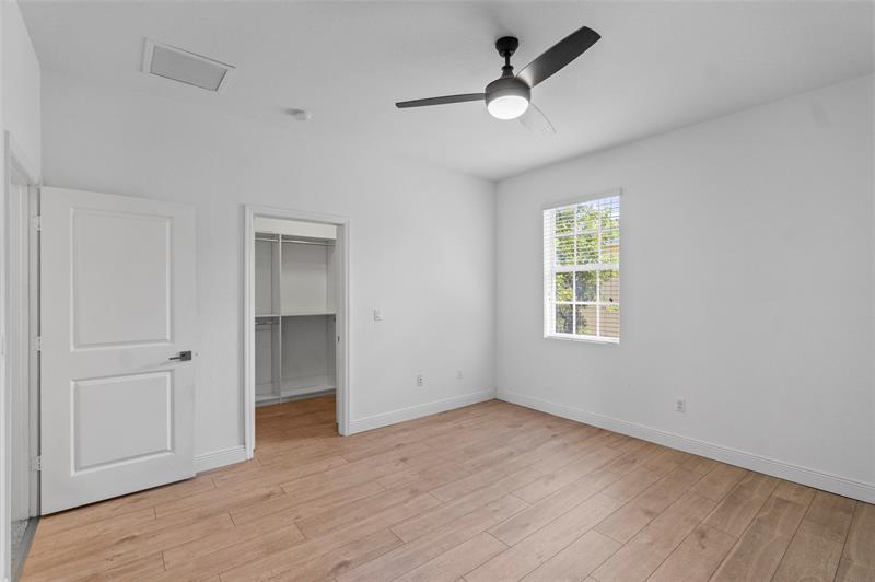 Image 17 of 36 For 1102 40th Way