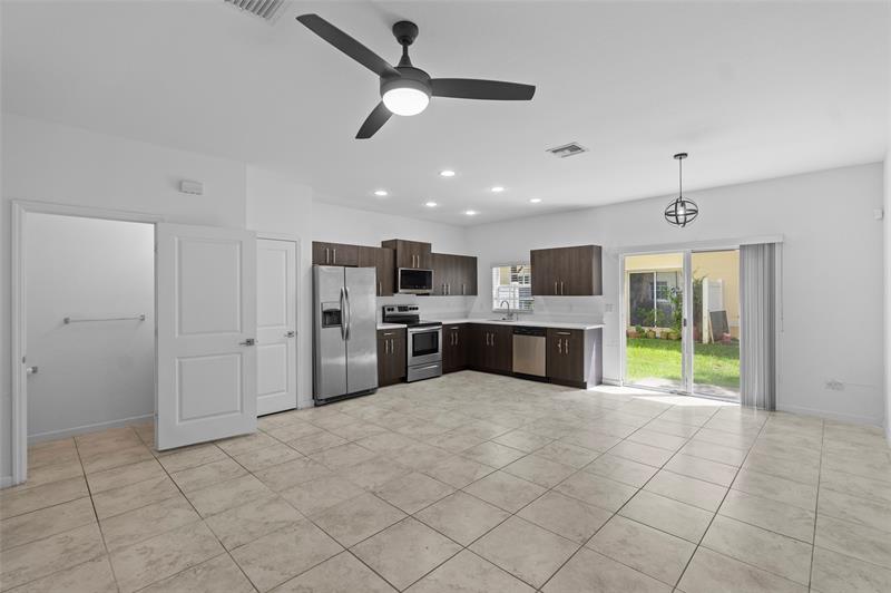 Image 6 of 36 For 1102 40th Way