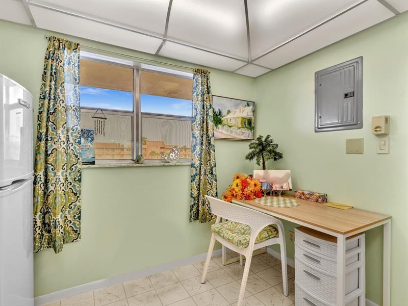 Image 14 of 48 For 8838 Mcnab Rd  304