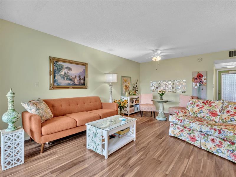 Image 18 of 48 For 8838 Mcnab Rd  304