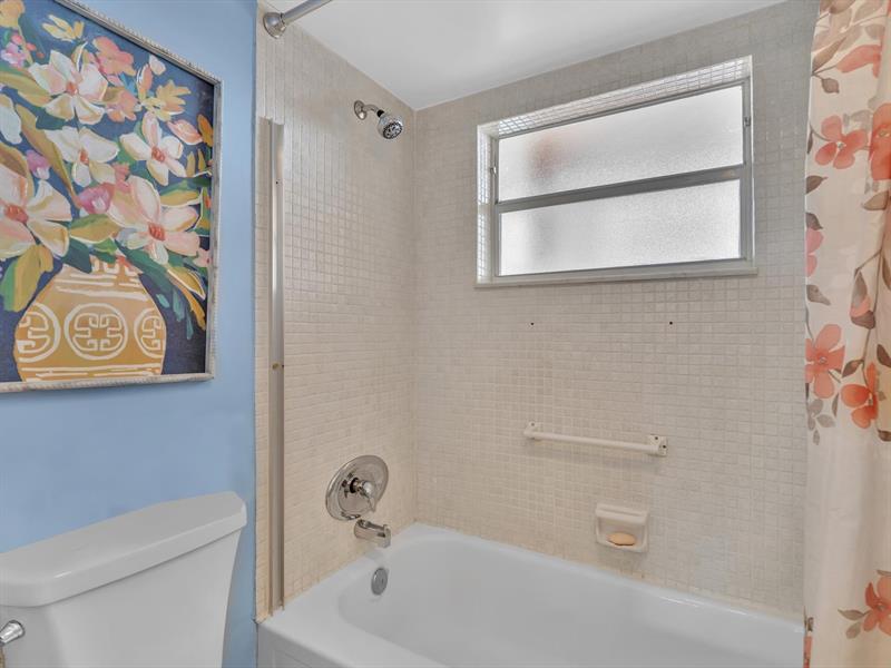 Image 27 of 48 For 8838 Mcnab Rd  304