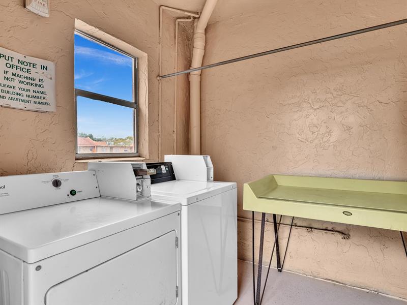 Image 31 of 48 For 8838 Mcnab Rd  304