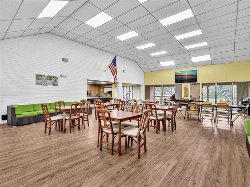 Image 32 of 48 For 8838 Mcnab Rd  304