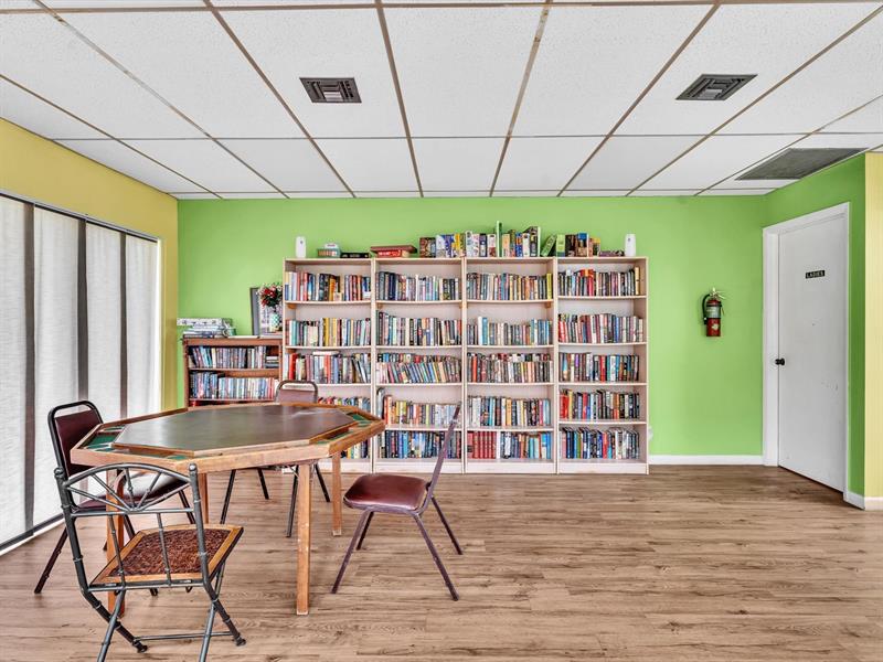 Image 33 of 48 For 8838 Mcnab Rd  304