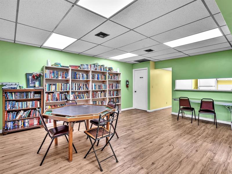 Image 34 of 48 For 8838 Mcnab Rd  304