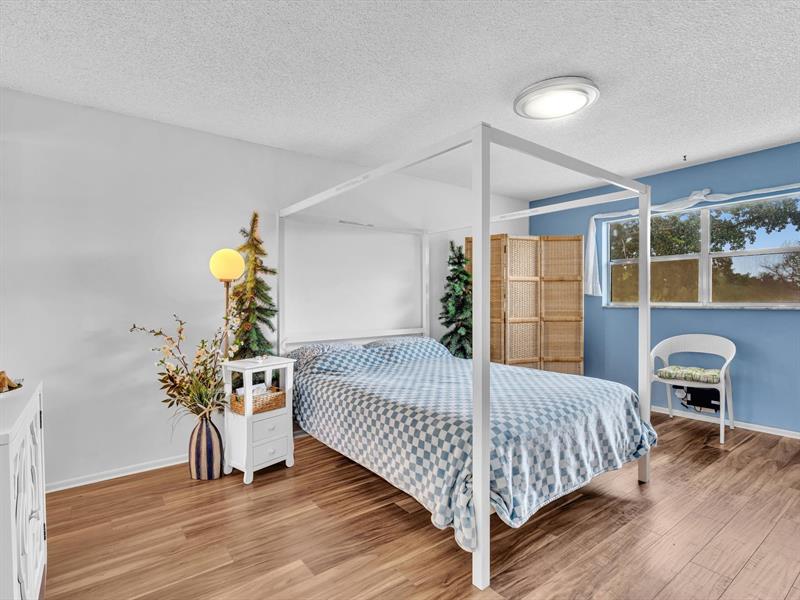 Image 7 of 48 For 8838 Mcnab Rd  304