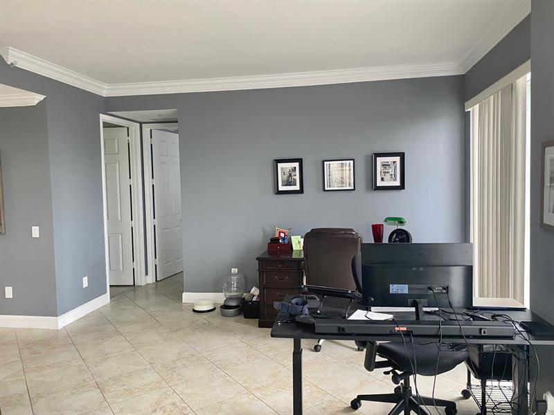 Image 13 of 52 For 2631 14th Ave  309