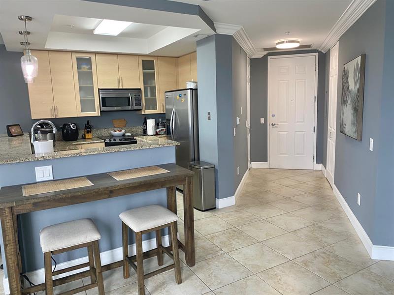 Image 3 of 52 For 2631 14th Ave  309