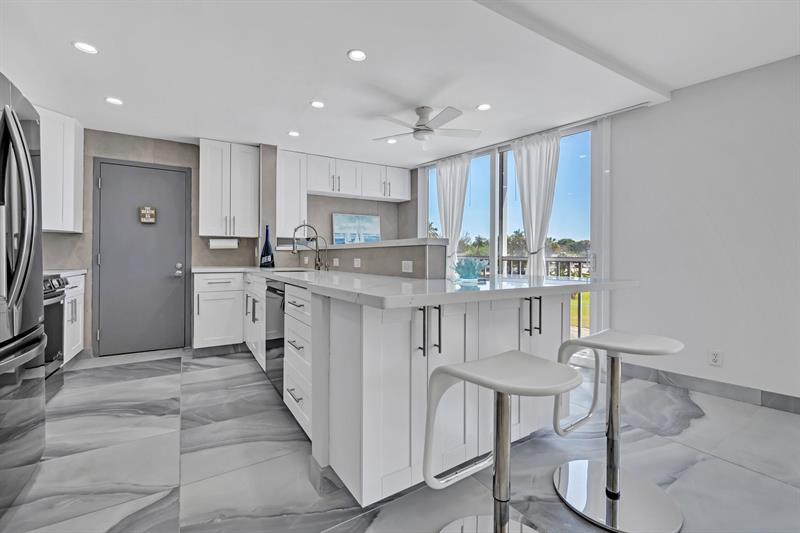 Details for 720 Bayshore Dr  202, Fort Lauderdale, FL 33304