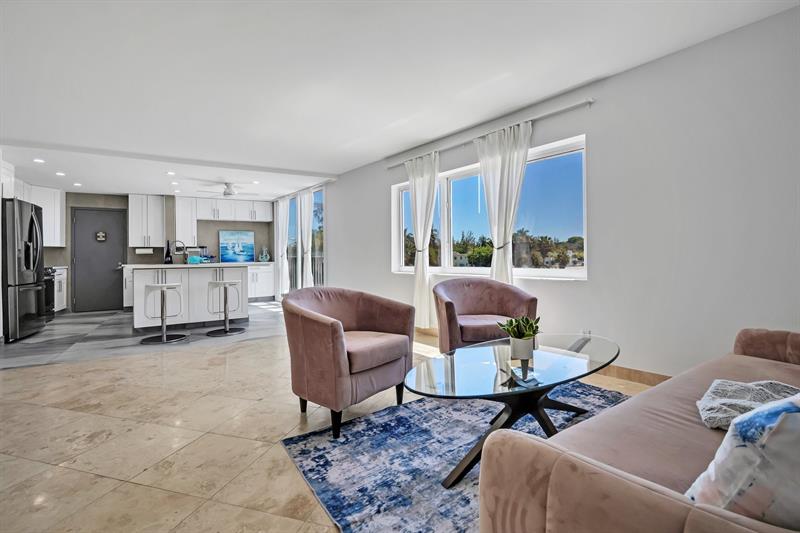 Image 10 of 24 For 720 Bayshore Dr  202