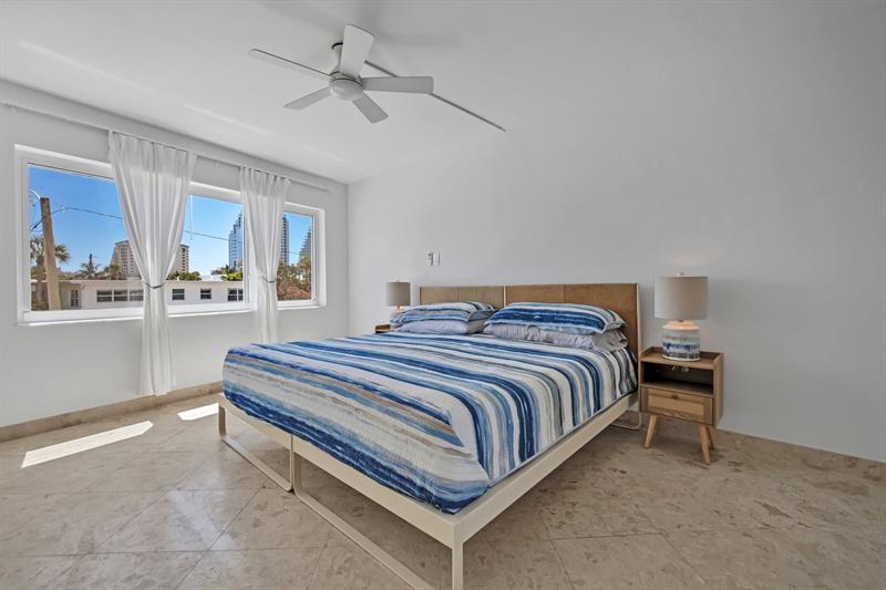 Image 18 of 24 For 720 Bayshore Dr  202