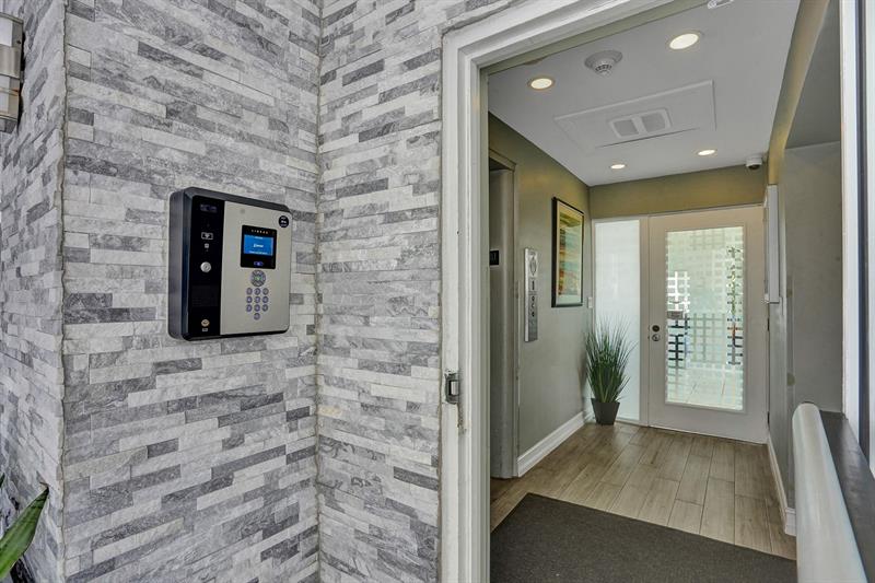 Image 23 of 24 For 720 Bayshore Dr  202