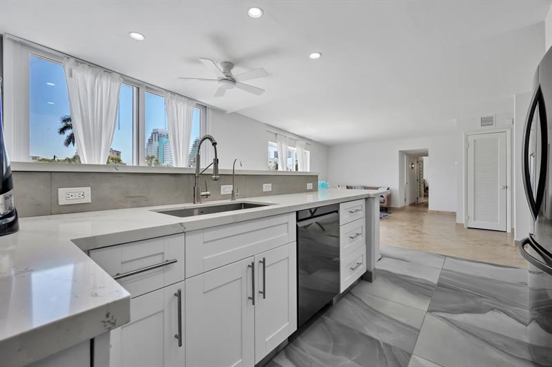 Image 7 of 24 For 720 Bayshore Dr  202