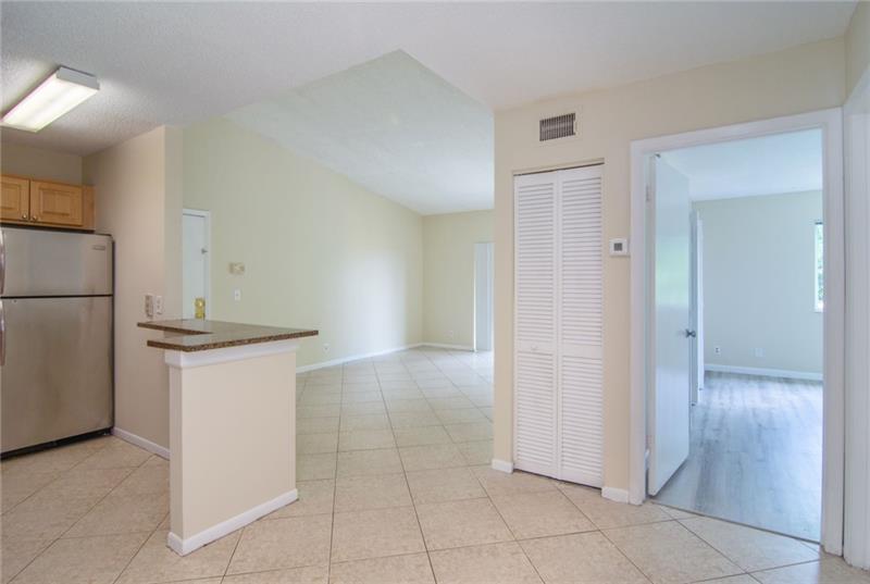 Image 17 of 26 For 10701 Cleary Blvd  306