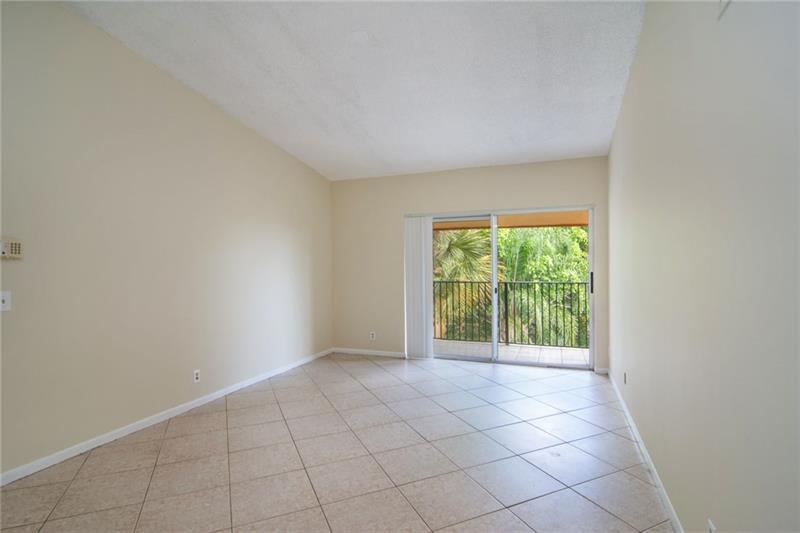 Image 4 of 26 For 10701 Cleary Blvd  306