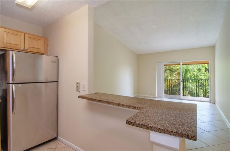 Image 5 of 26 For 10701 Cleary Blvd  306