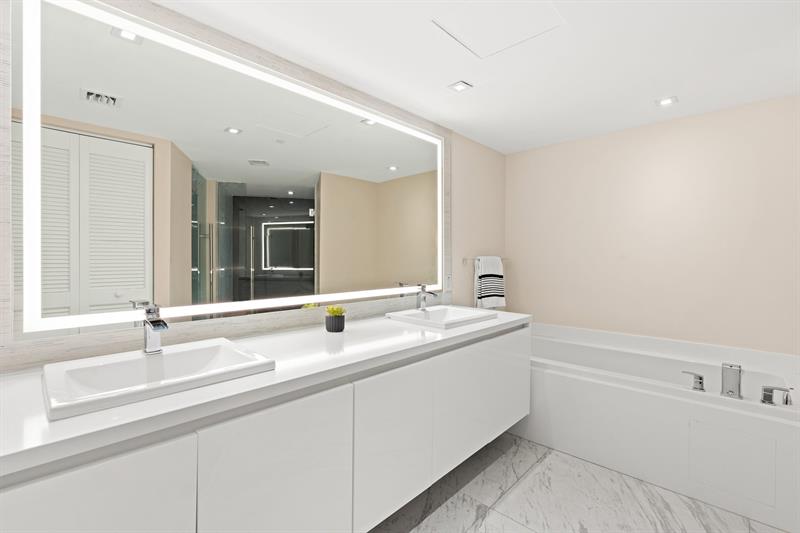 Image 13 of 50 For 701 Fort Lauderdale Beach Blvd  112