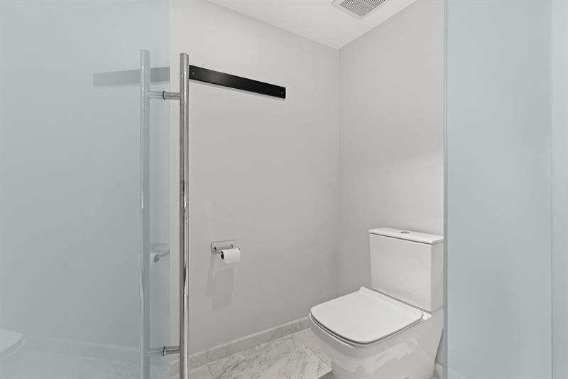 Image 16 of 50 For 701 Fort Lauderdale Beach Blvd  112