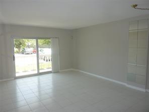 Image 3 of 5 For 1831 38th St  108