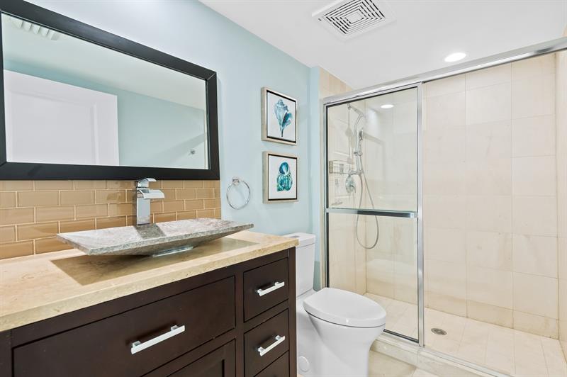 Image 12 of 52 For 600 Las Olas Blvd  1207s