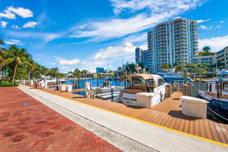 Image 51 of 52 For 600 Las Olas Blvd  1207s