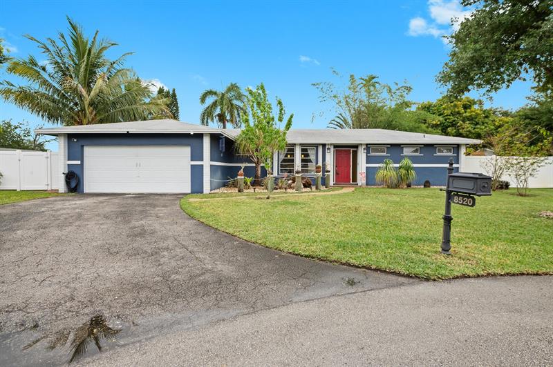 Details for 8520 26th St, Davie, FL 33324