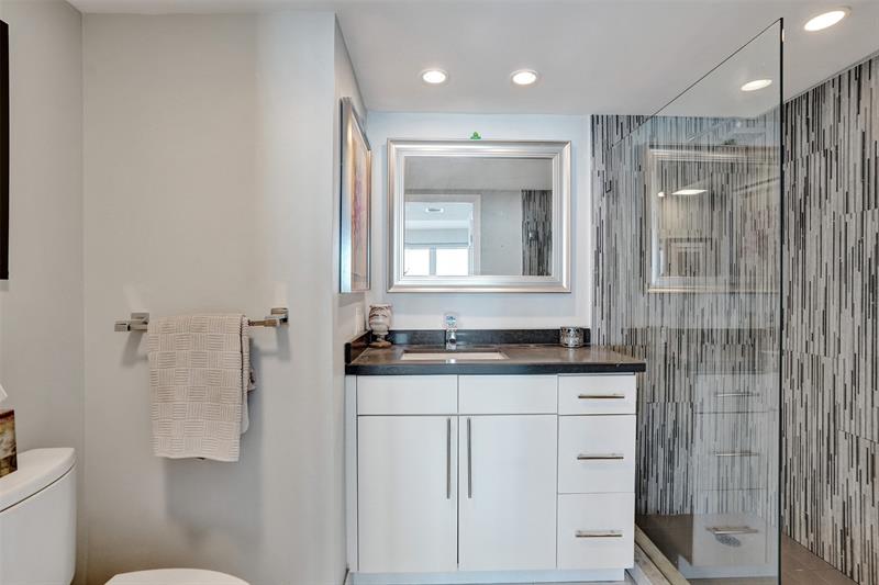 Image 16 of 39 For 4100 Galt Ocean Dr  909