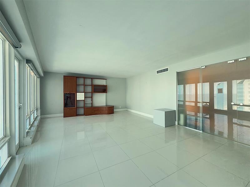 Image 19 of 39 For 4100 Galt Ocean Dr  909