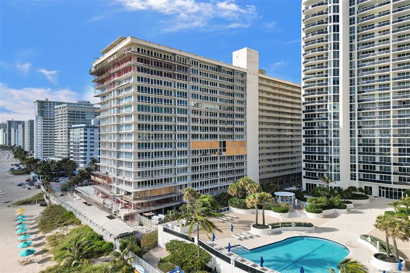 Image 28 of 39 For 4100 Galt Ocean Dr  909