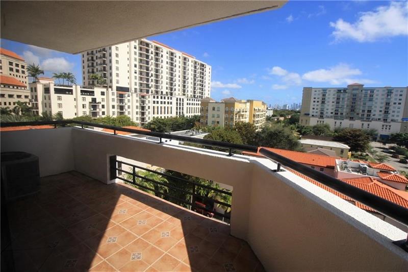Image 7 of 30 For 911 Ponce De Leon Blvd  801