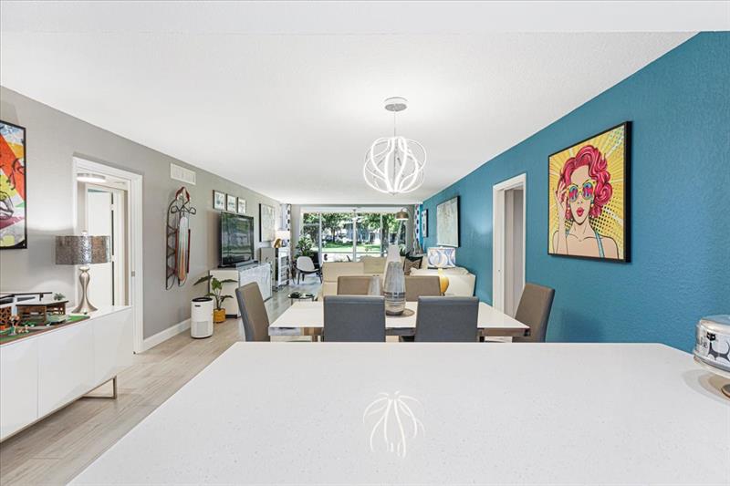 Image 11 of 42 For 4261 Palm Aire Dr  107