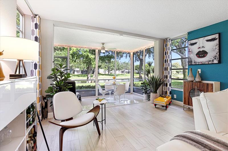 Image 17 of 42 For 4261 Palm Aire Dr  107