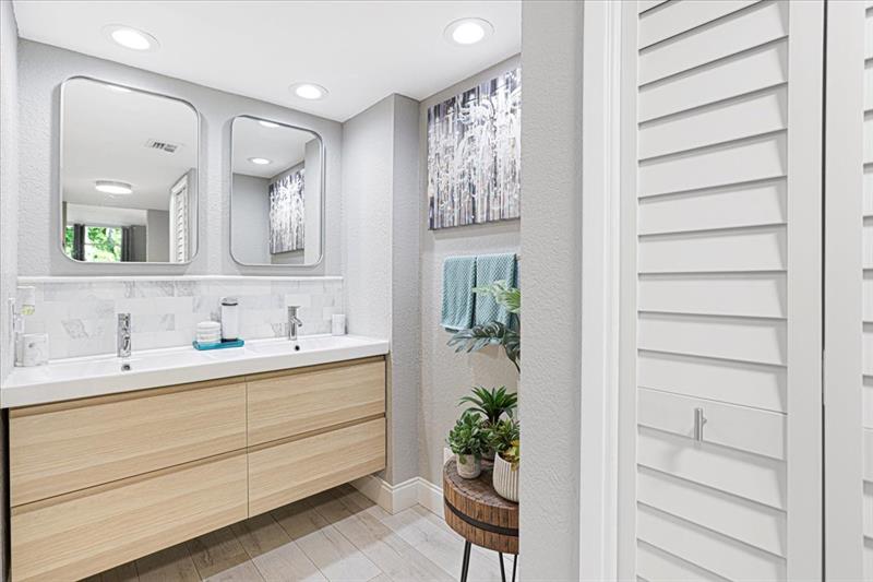 Image 24 of 42 For 4261 Palm Aire Dr  107