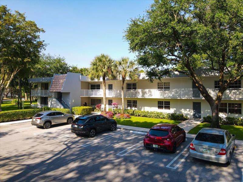 Image 3 of 42 For 4261 Palm Aire Dr  107