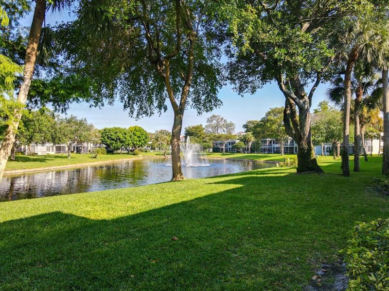 Image 37 of 42 For 4261 Palm Aire Dr  107