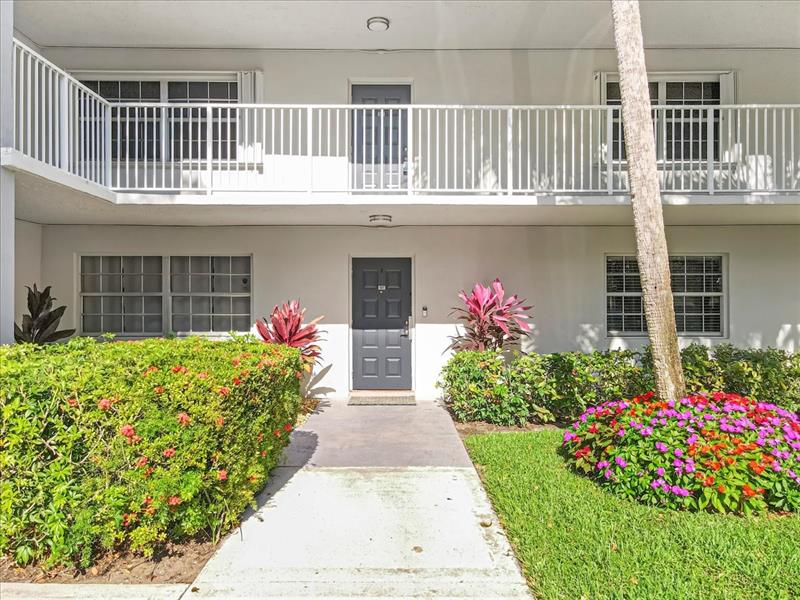 Image 4 of 42 For 4261 Palm Aire Dr  107