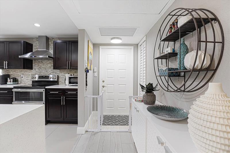 Image 5 of 42 For 4261 Palm Aire Dr  107