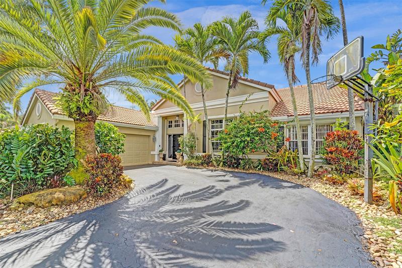 Details for 3076 Perriwinkle Cir, Davie, FL 33328