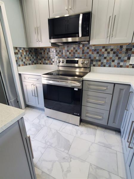 Image 17 of 100 For 1481 Ocean Blvd  308