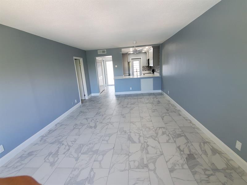 Image 27 of 100 For 1481 Ocean Blvd  308