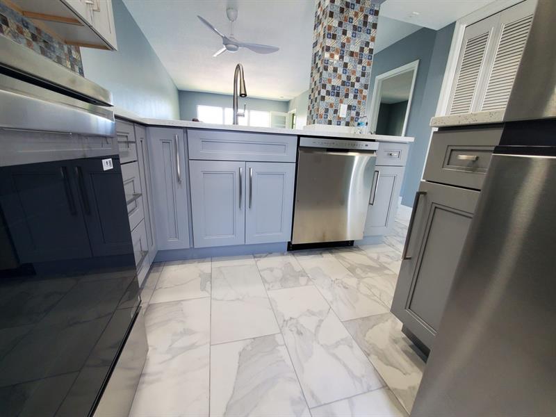 Image 7 of 100 For 1481 Ocean Blvd  308