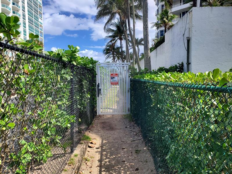 Image 72 of 100 For 1481 Ocean Blvd  308