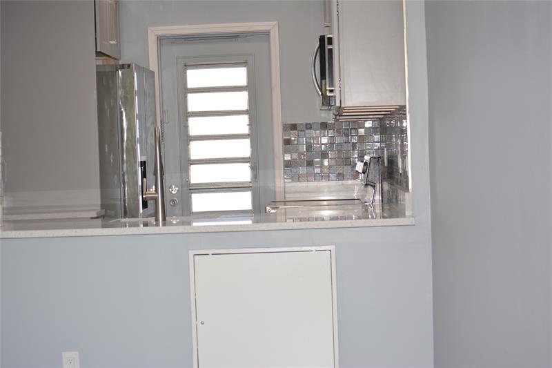 Image 81 of 100 For 1481 Ocean Blvd  308